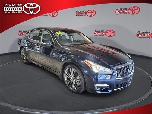 2016 INFINITI Q70 3.7
