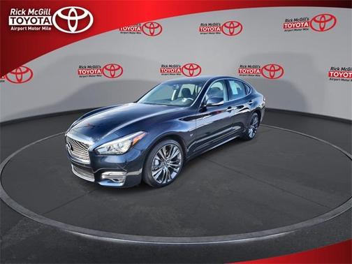 2016 INFINITI Q70 3.7