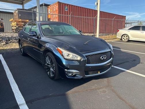 2016 INFINITI Q70 3.7
