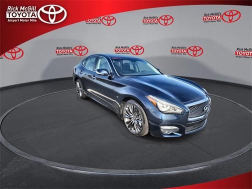 2016 INFINITI Q70 3.7