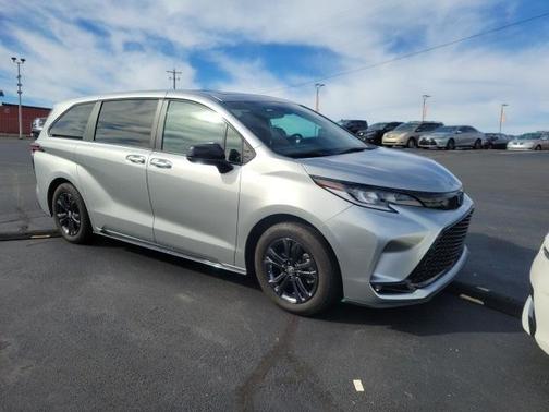 2025 Toyota Sienna XSE 7 Passenger