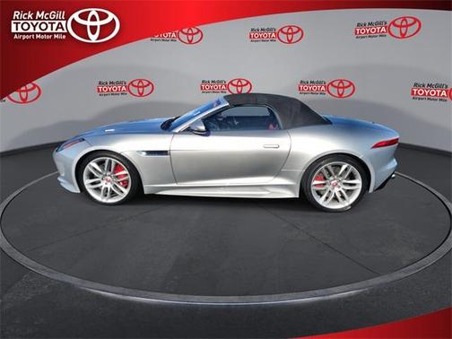 2017 Jaguar F-TYPE R