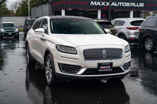 2019 Lincoln Nautilus Select