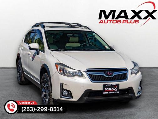 Crystal White Pearl 2017 Subaru Crosstrek 2.0i Limited