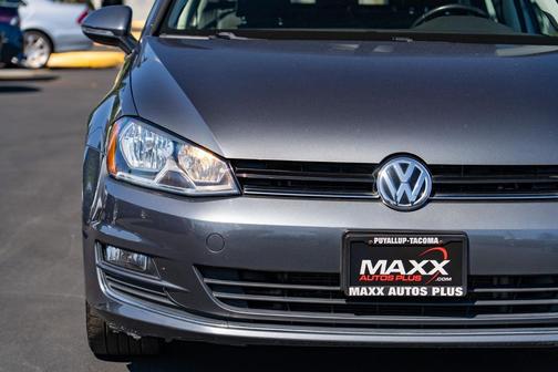 Platinum Gray Metallic 2015 Volkswagen Golf SportWagen TDI SE 4-Door