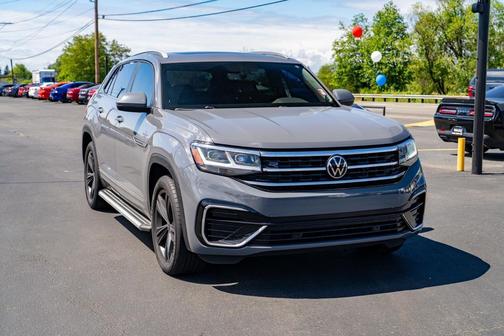 Pure Gray 2021 Volkswagen Atlas Cross Sport 3.6L V6 SE w/Technology R-Line