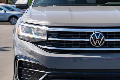 Pure Gray 2021 Volkswagen Atlas Cross Sport 3.6L V6 SE w/Technology R-Line