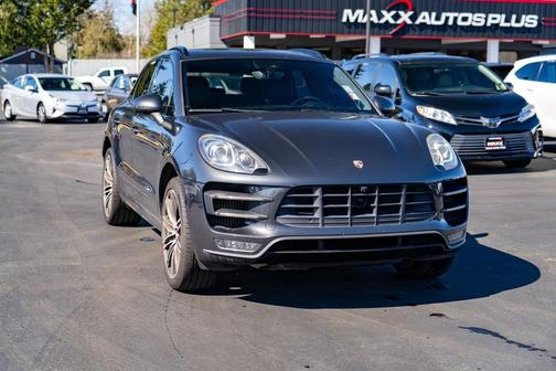 Volcano Grey Metallic 2018 Porsche Macan Macan Turbo