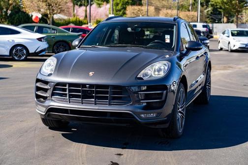 Volcano Grey Metallic 2018 Porsche Macan Macan Turbo
