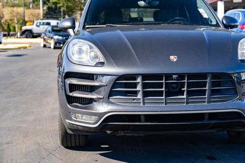 Volcano Grey Metallic 2018 Porsche Macan Macan Turbo