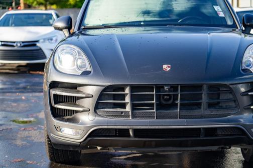 2018 Porsche Macan Turbo