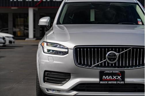 2020 Volvo XC90 T6 Momentum