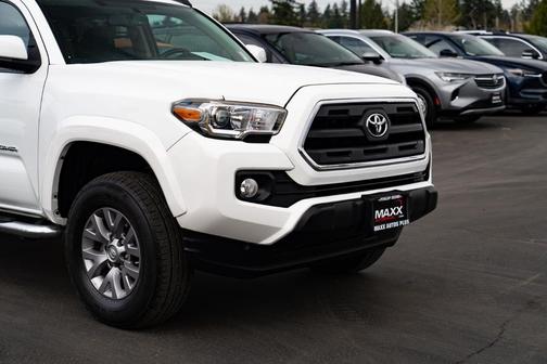 Super White 2017 Toyota Tacoma SR5