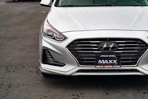 2018 Hyundai SONATA Hybrid Limited