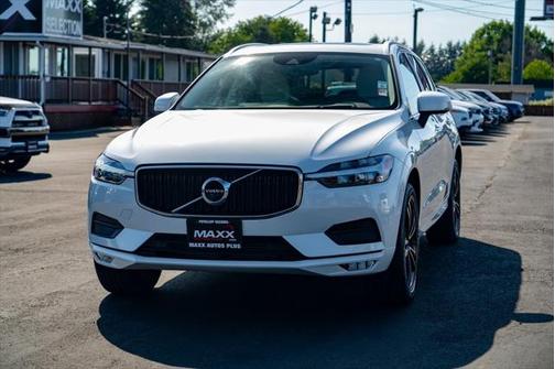 2021 Volvo XC60 T5 Momentum