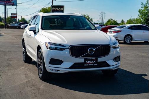 2021 Volvo XC60 T5 Momentum