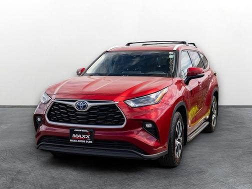 Ruby Flare Pearl 2022 Toyota Highlander Hybrid XLE