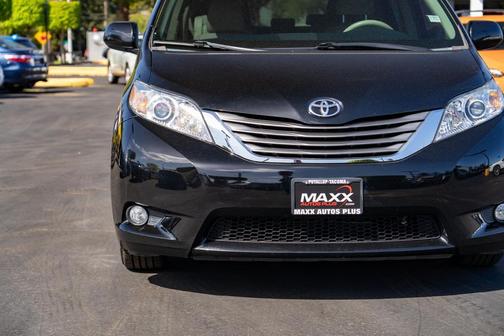 Black 2013 Toyota Sienna XLE