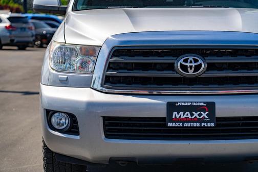 Silver Sky Metallic 2016 Toyota Sequoia SR5