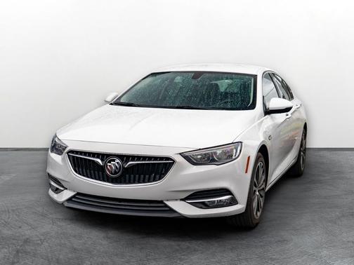 Summit White 2019 Buick Regal Sportback Preferred II