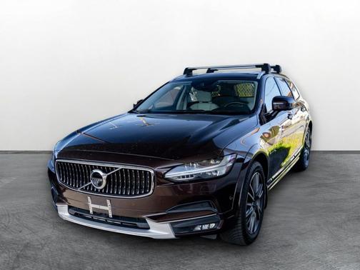 2017 Volvo V90 Cross Country T6