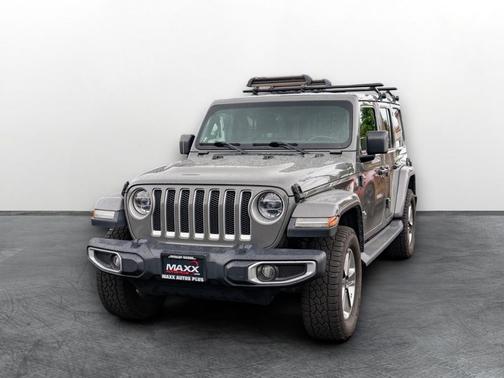 Sting-Gray Clearcoat 2020 Jeep Wrangler Unlimited Sahara