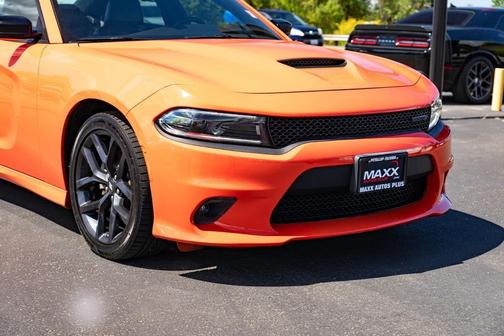 Go Mango 2022 Dodge Charger GT