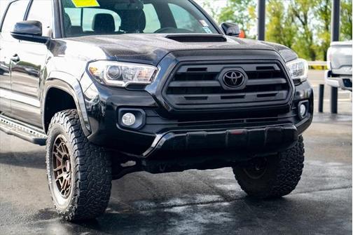 2017 Toyota Tacoma TRD Sport