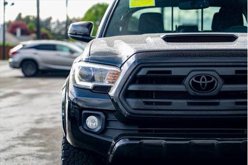 2017 Toyota Tacoma TRD Sport