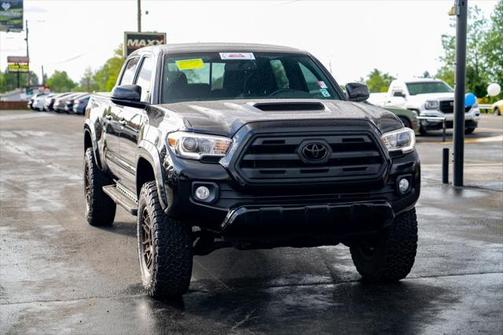 2017 Toyota Tacoma TRD Sport