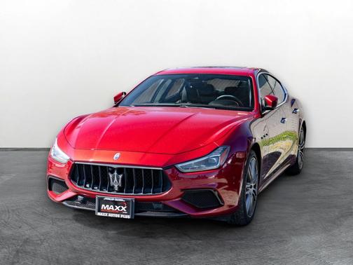 Rosso Energia Pearlescent 2018 Maserati Ghibli S Q4 GranSport
