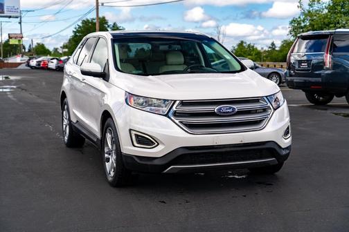White Platinum Metallic Tri-Coat 2016 Ford Edge Titanium