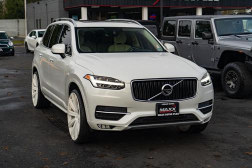 2017 Volvo XC90 T6 Momentum