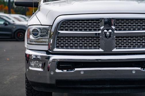 2017 RAM 2500 Laramie Crew Cab 4x4 6'4' Box