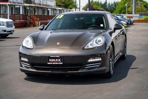 2013 Porsche Panamera 4