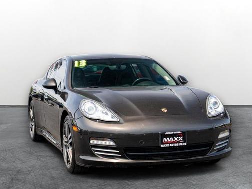 2013 Porsche Panamera 4