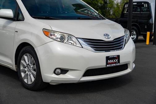 2017 Toyota Sienna XLE Premium