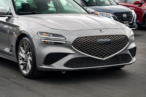 2022 Genesis G70 2.0T RWD