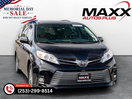 Midnight Black Metallic 2020 Toyota Sienna XLE