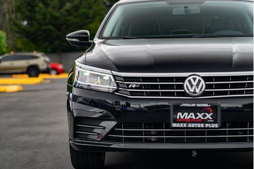 2017 Volkswagen Passat 1.8T R-Line w/Comfort