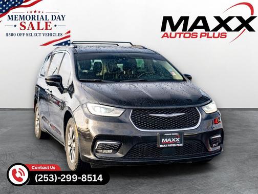 Brilliant Black Crystal Pearlcoat 2021 Chrysler Pacifica Touring L