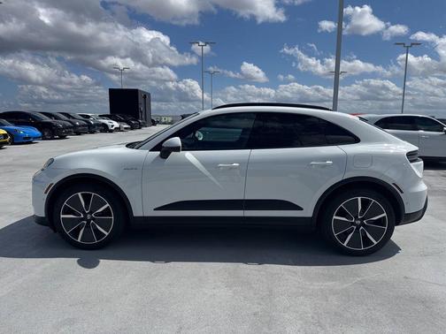 2024 Porsche Macan 4