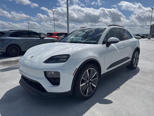 2024 Porsche Macan 4