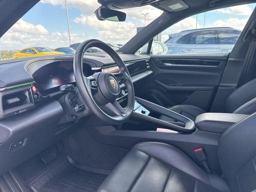 2024 Porsche Macan 4