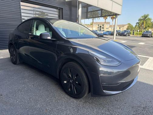 Stealth Gray 2024 Tesla Model Y Long Range