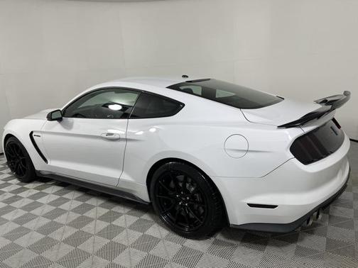 2019 Ford Shelby GT350 Base
