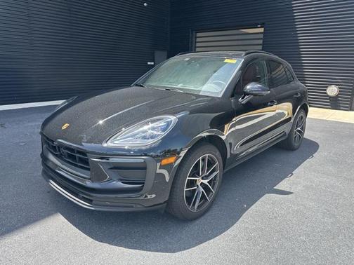 2025 Porsche Macan Base