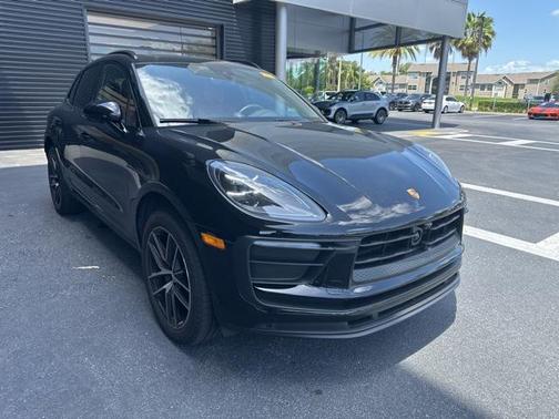 2025 Porsche Macan Base
