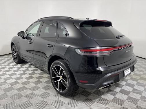 2025 Porsche Macan Base