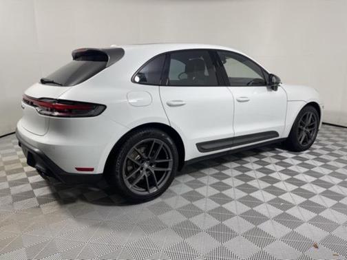 2024 Porsche Macan T